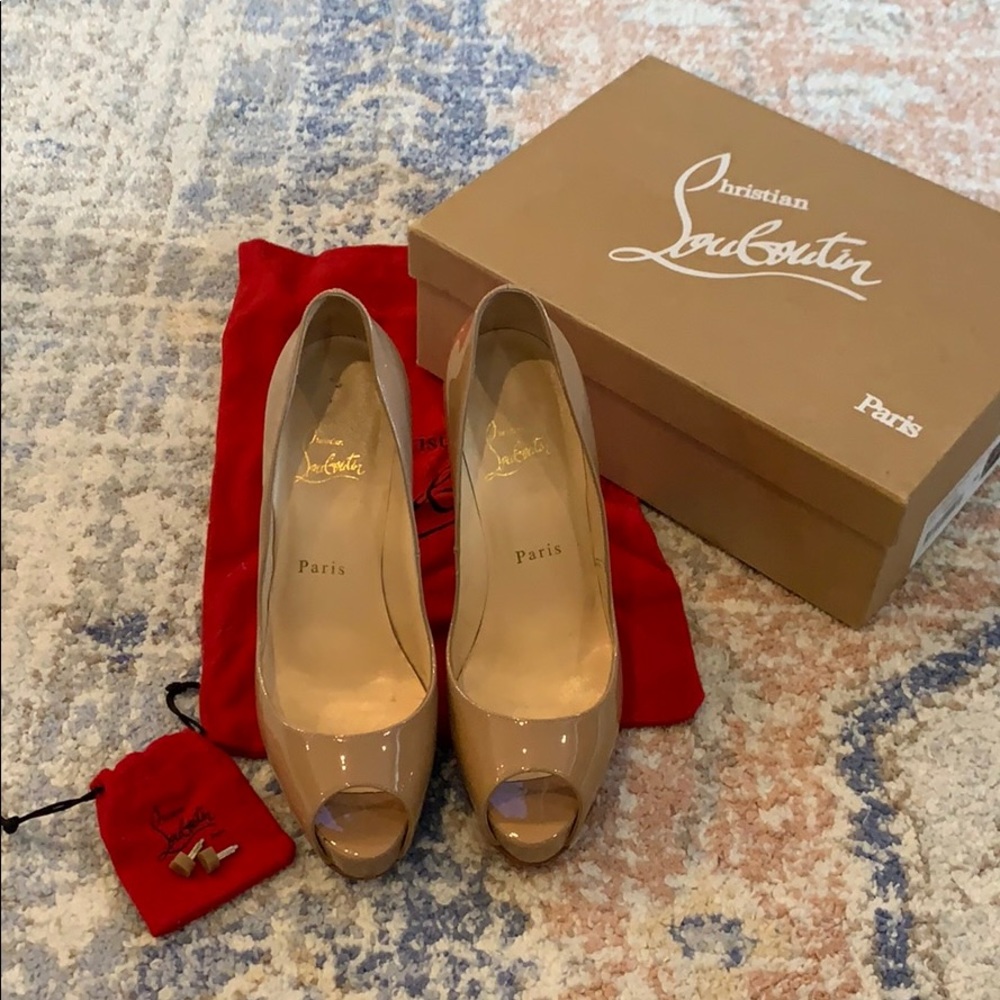 Christian Louboutin very prive 120 patent nude